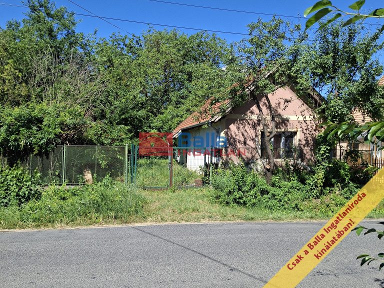 Eladó 48 m²-escsaládi ház Áporka, Béke út: 25'000'000 Ft
