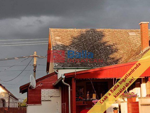 Eladó 160 m²-escsaládi ház Áporka, Petőfi utca: 160'000'000 Ft