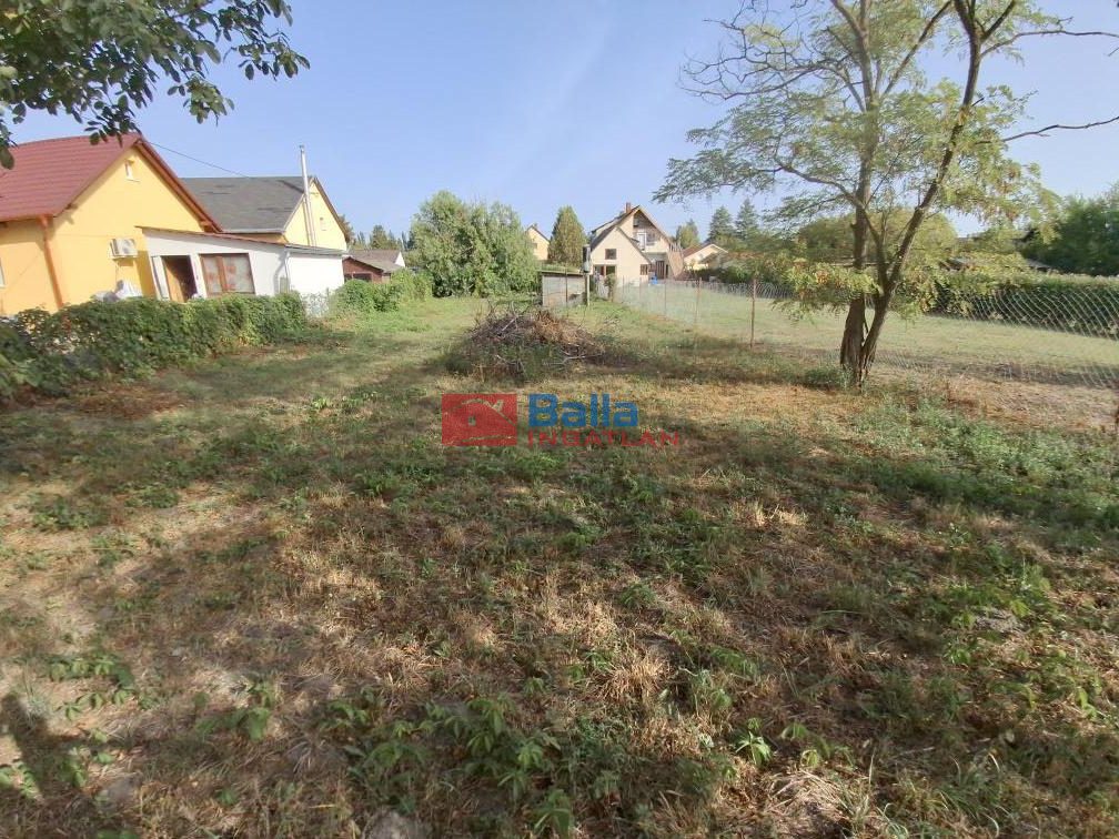 Eladó 552 m²-estelek Balatonfenyves, Könnyen megközelíthető utca: 25'000'000 Ft