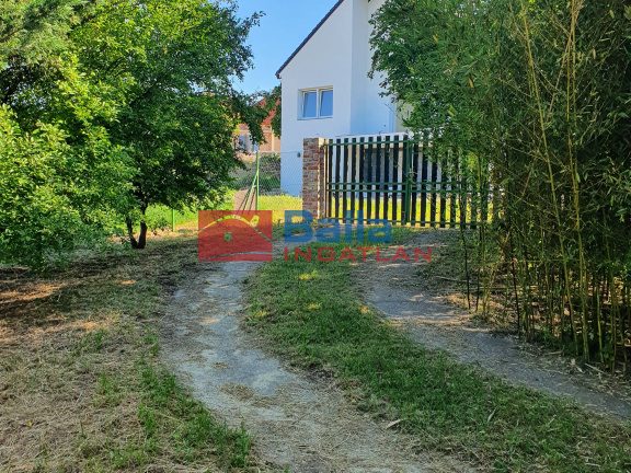 Eladó 844 m²-estelek Balatonfüred, Csendes utca: 79'000'000 Ft