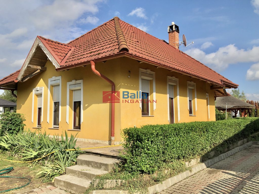 Eladó 75 m²-escsaládi ház Balatonőszöd, -: 65'000'000 Ft