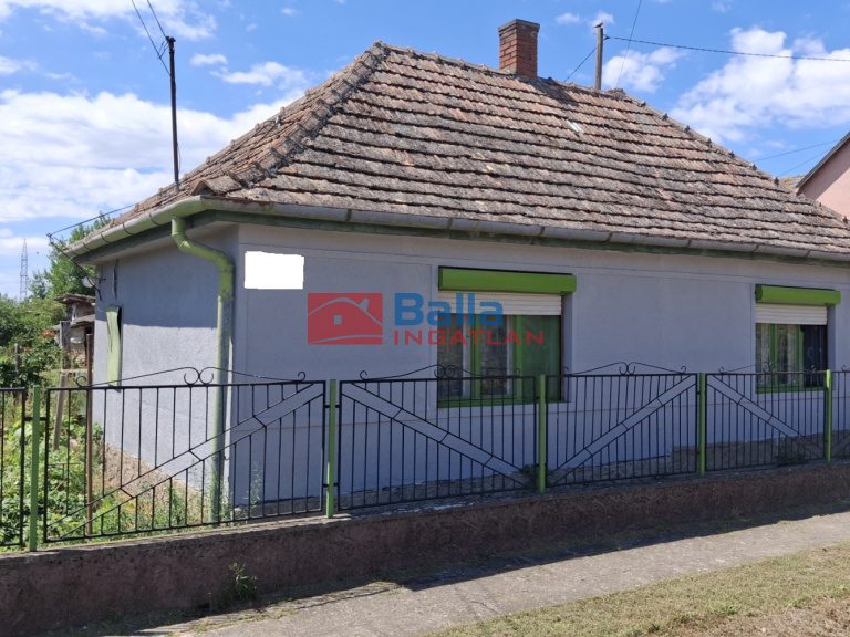 Eladó 70 m²-escsaládi ház Balatonszabadi, Csendes utca: 38'900'000 Ft