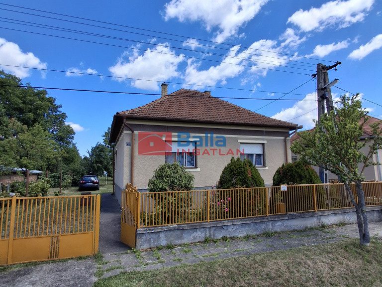 Eladó 85 m²-escsaládi ház Bánréve, Baross G. utca: 19'900'000 Ft