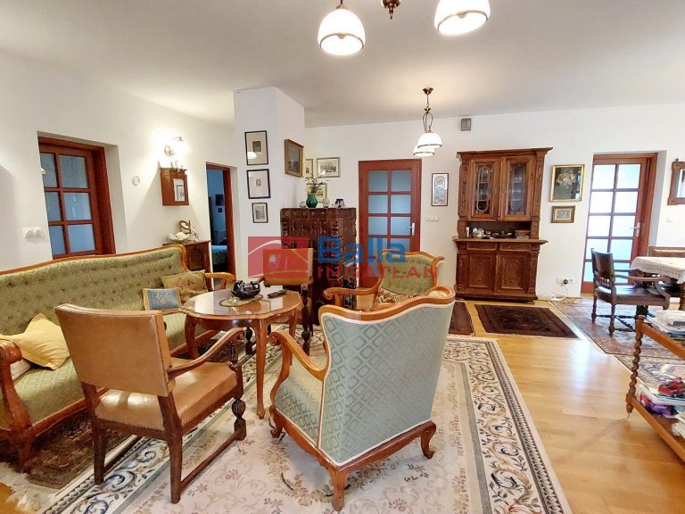 Eladó 239 m²-escsaládi ház Berkenye, Ifjúság útja: 125'000'000 Ft