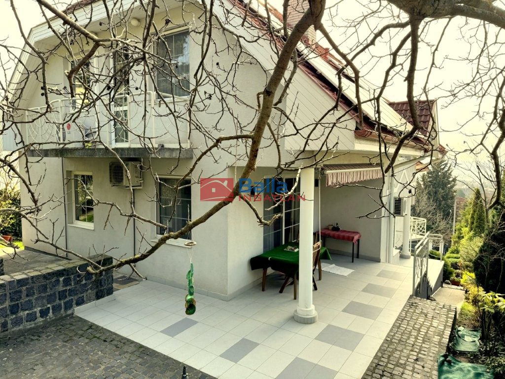 Eladó 276 m²-escsaládi ház Budaörs, Naphegy utca: 308'900'000 Ft
