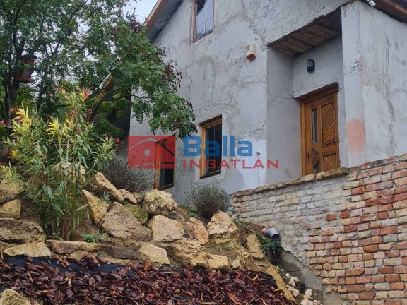 Eladó 295 m²-escsaládi ház III. Kerület (Békásmegyeri ltp Hegy felől) , Ország út: 269'900'000 Ft