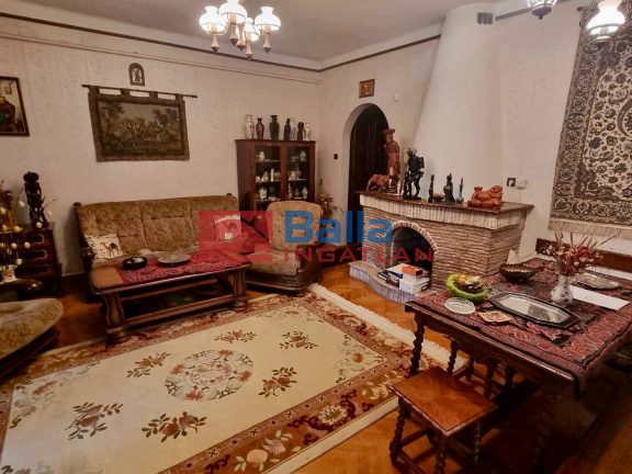 Eladó 360 m²-escsaládi ház III. Kerület (Testvérhegy) , Domoszló útja: 209'900'000 Ft