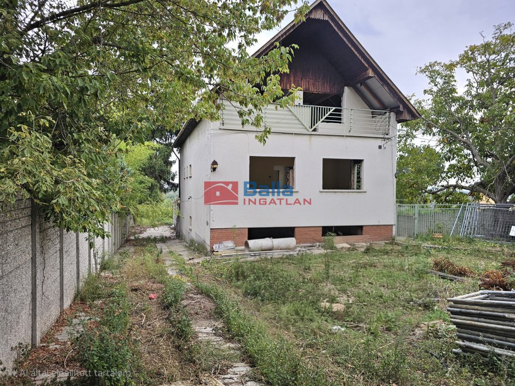 Eladó 1640 m²-estelek III. Kerület (Testvérhegy) , Domoszló útja: 250'000'000 Ft