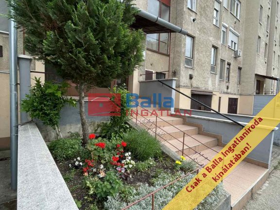 Eladó 55 m²-estársasházi lakás IV. Kerület (Izzó lakótelep) , Izzó lakótelepen AZONNAL költözhető lakás: 59'900'000 Ft