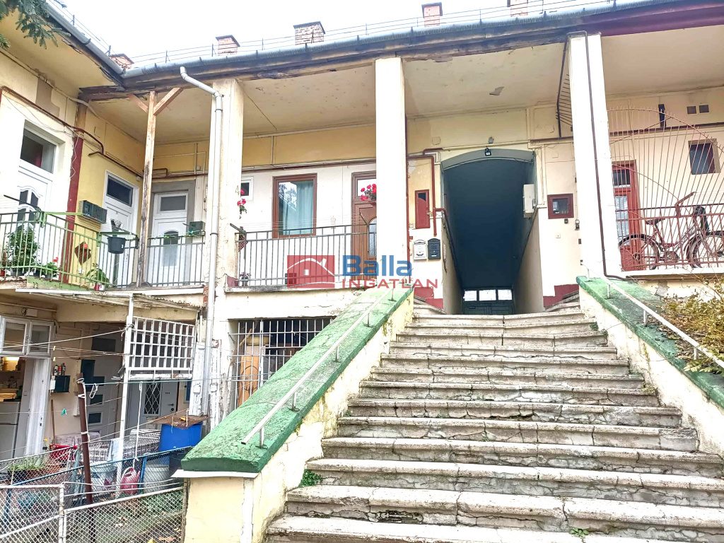 Eladó 31 m²-estársasházi lakás IV. Kerület (Újpest) , Baross utca: 34'000'000 Ft