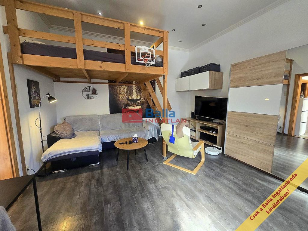 Eladó 35 m²-estársasházi lakás IV. Kerület (Újpest) , Lőrinc utca: 59'900'000 Ft