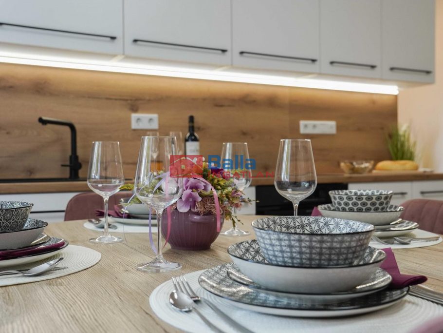 Eladó 75 m²-estársasházi lakás IV. Kerület (Újpest-kertváros) , Attila utca: 96'000'000 Ft