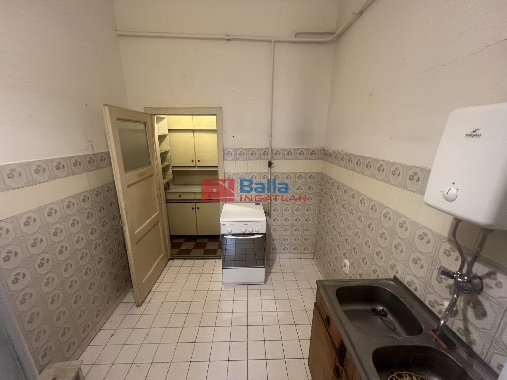 Eladó 49 m²-estársasházi lakás V. Kerület (Belváros) , Belgrád rakpart: 82'500'000 Ft
