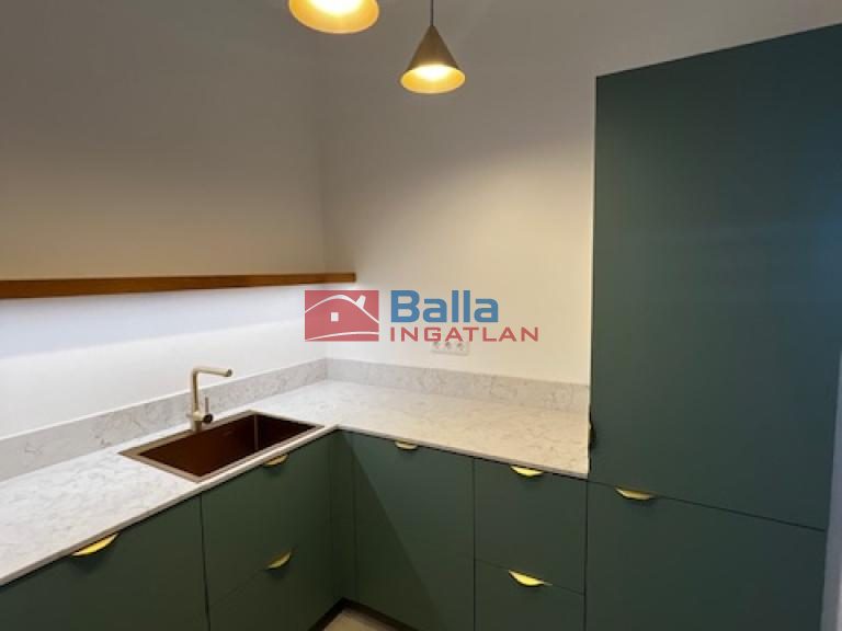 Eladó 84 m²-estársasházi lakás V. Kerület (Belváros) , Belgrád rakpart: 299'000'000 Ft