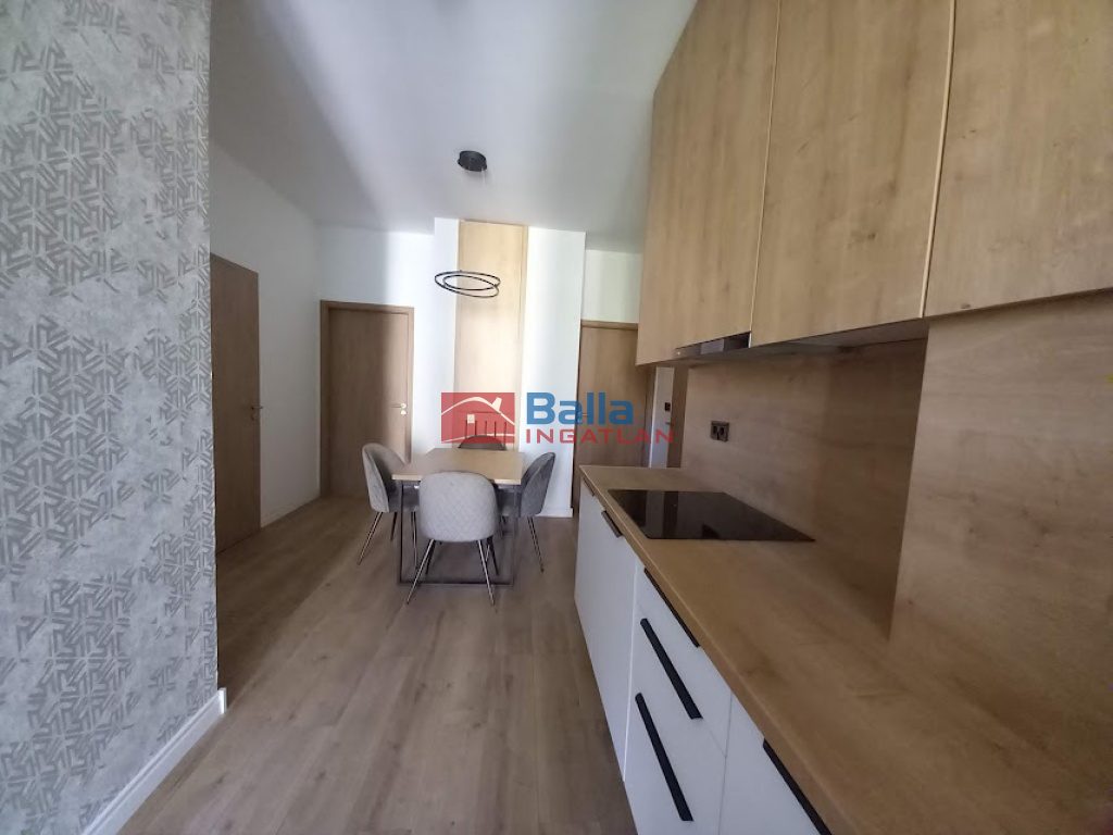 Kiadó 84 m²-estársasházi lakás V. Kerület (Belváros) , Károly körút: 500'000 Ft