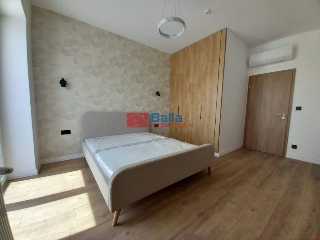 Kiadó 84 m²-estársasházi lakás V. Kerület (Belváros) , Károly körút: 550'000 Ft