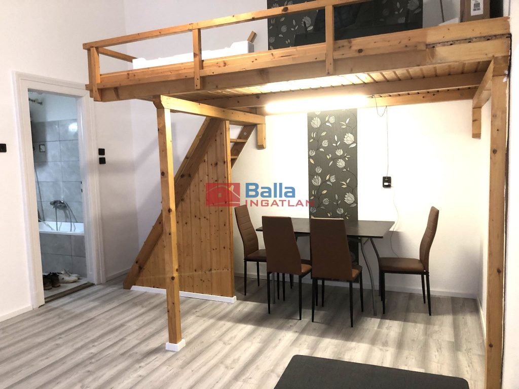 Kiadó 40 m²-estársasházi lakás V. Kerület (Belváros) , Kecskeméti utca: 220'000 Ft