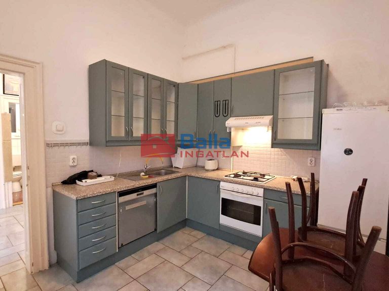 Eladó 86 m²-estársasházi lakás V. Kerület (Belváros) , Váci utca: 179'000'000 Ft