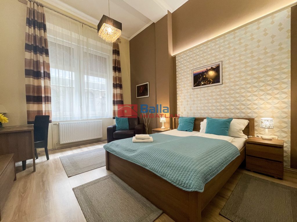 Eladó 105 m²-estársasházi lakás V. Kerület (Belváros) , Veres Pálné utca: 215'000'000 Ft