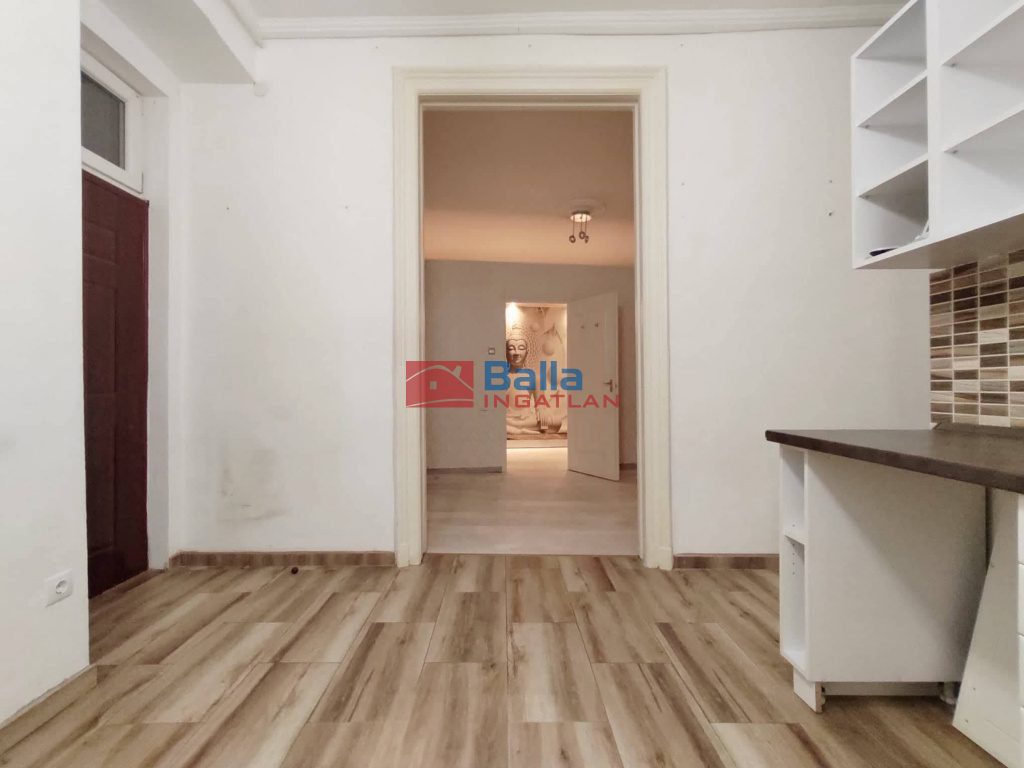 Kiadó 40 m²-eslakásban kialakított iroda V. Kerület (Lipótváros) , Szent István körút: 280'000 Ft