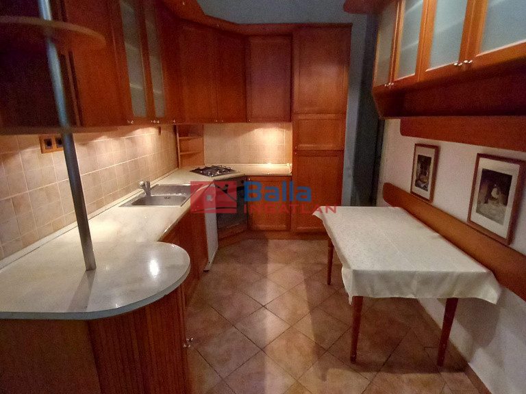 Eladó 65 m²-estársasházi lakás VII. Kerület (Belső-Erzsébetváros) , Akácfa utca: 79'900'000 Ft