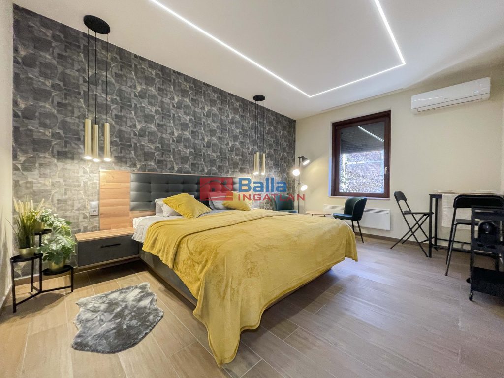Kiadó 30 m²-estársasházi lakás VII. Kerület (Belső-Erzsébetváros) , Kazinczy utca: 220'000 Ft