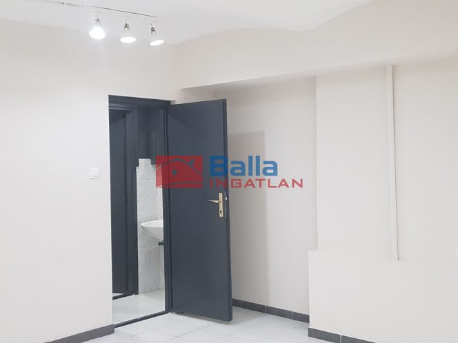 Eladó 74 m²-esüzlethelyiség utcai bejárattal VII. Kerület (Középső-Erzsébetváros) , ALMÁSSY TÉR: 29'800'000 Ft