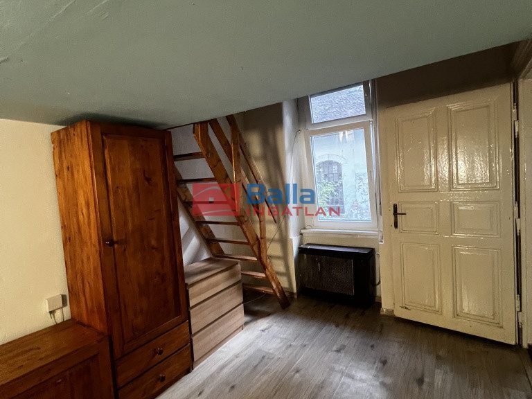 Eladó 25 m²-estársasházi lakás VII. Kerület (Középső-Erzsébetváros) , Dob utca: 39'900'000 Ft