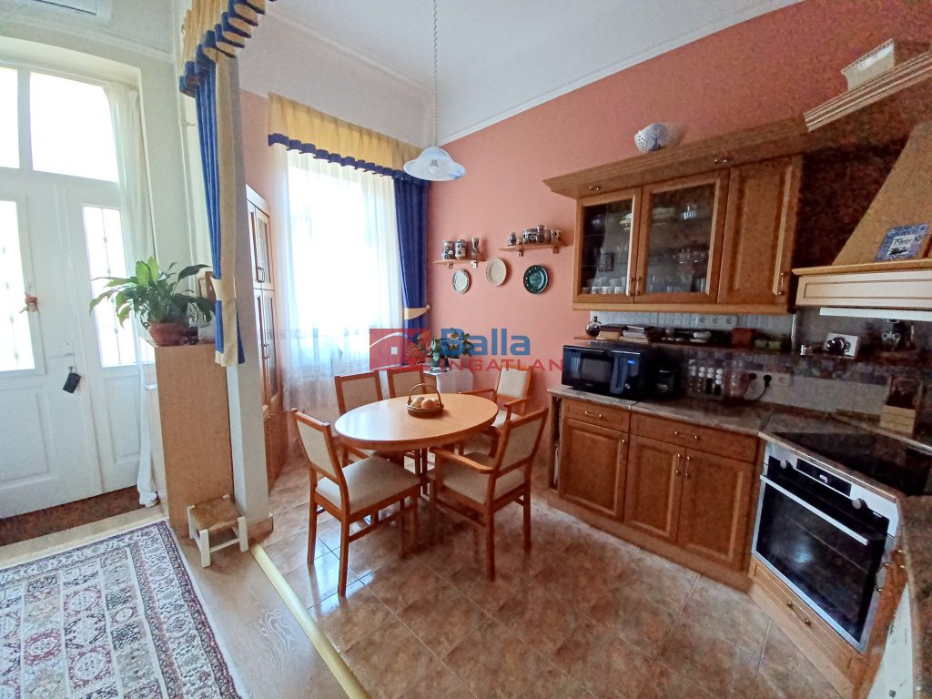 Eladó 82 m²-estársasházi lakás VII. Kerület (Ligetváros) , Kertre néző, Városligetnél Dembinszky utca: 113'900'000 Ft