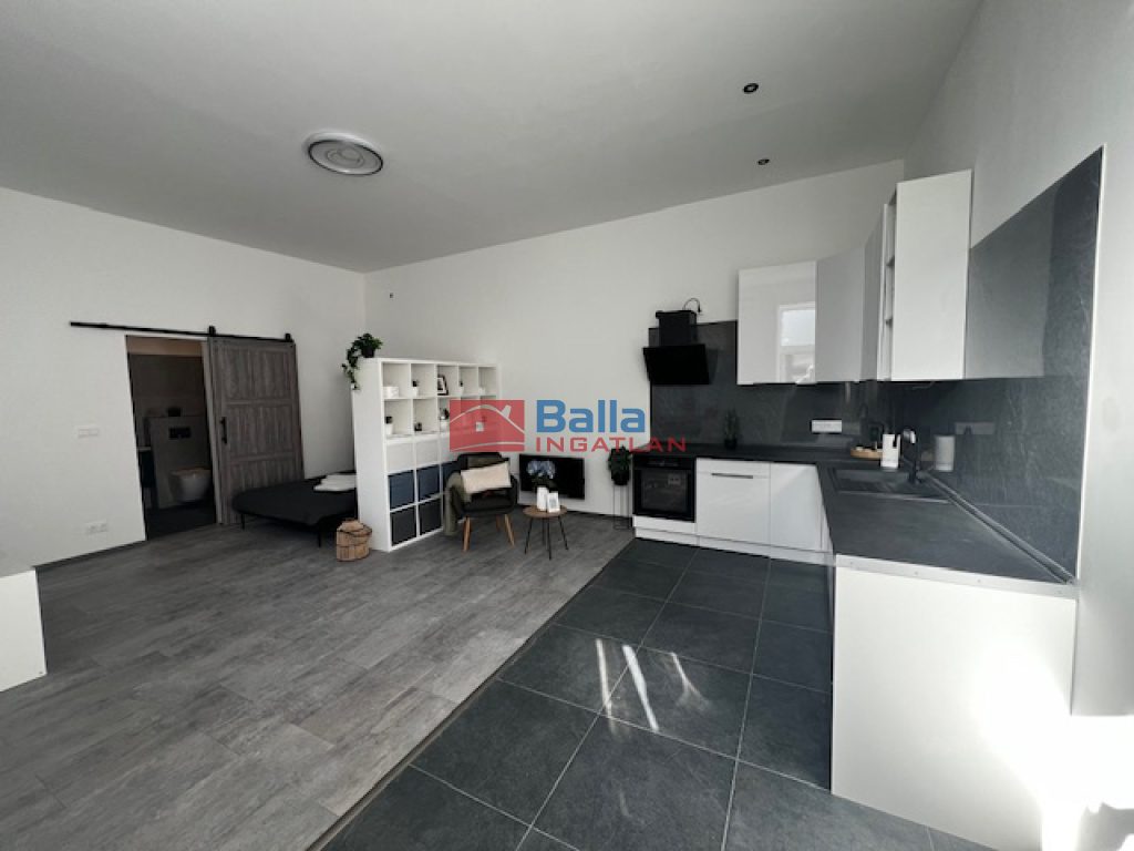 Eladó 35 m²-estársasházi lakás VII. Kerület (Nagykörúton kívül) , Murányi utca: 52'900'000 Ft