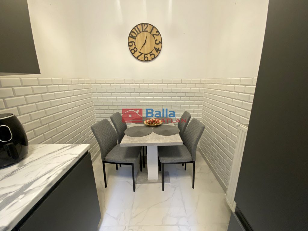 Eladó 62 m²-estársasházi lakás VII. Kerület (Nagykörúton kívül) , Zsinagógával szemben: 89'000'000 Ft