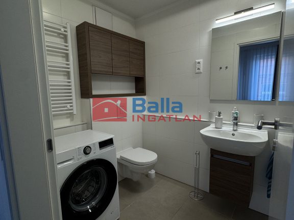 Kiadó 40 m²-estársasházi lakás VIII. Kerület (Corvin negyed) , Corvin sétány: 360'000 Ft
