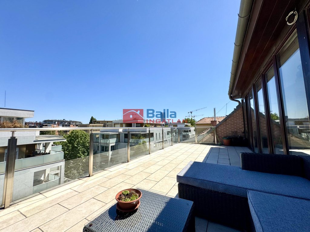 Eladó 143 m²-estársasházi lakás XI. Kerület (Kelenföld) , Alleehoz közel csendes utca: 199'000'000 Ft