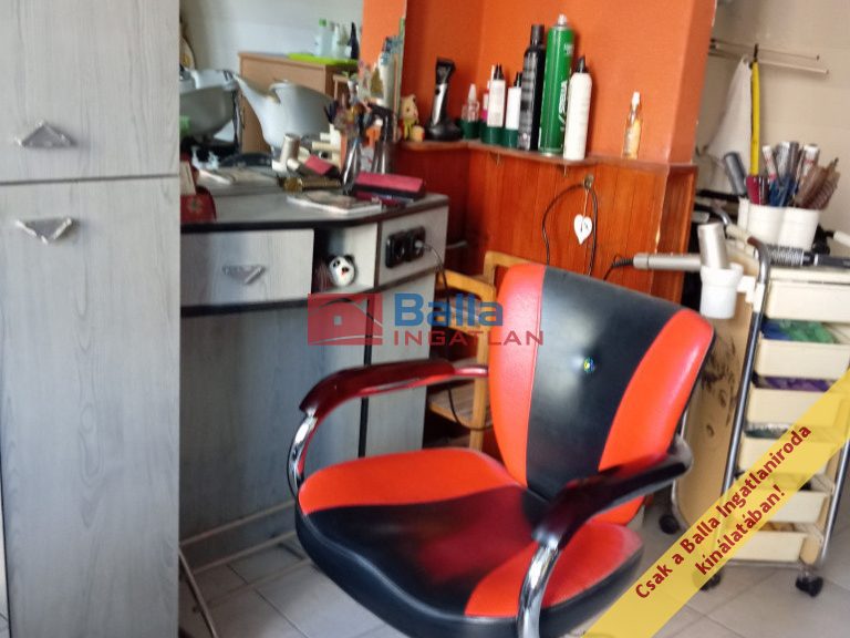 Eladó 26 m²-esüzlethelyiség utcai bejárattal XI. Kerület (Kelenföld) , fehérvári út: 32'000'000 Ft