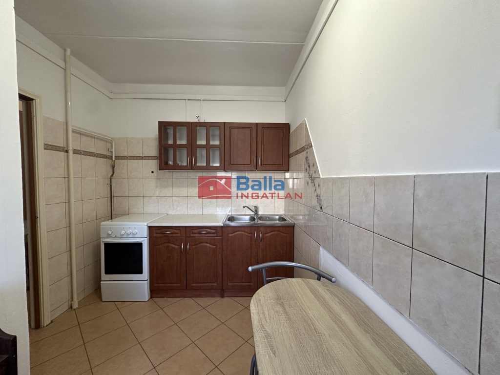 Kiadó 42 m²-estársasházi lakás XIV. Kerület (Alsórákos) , Adria sétány: 220'000 Ft
