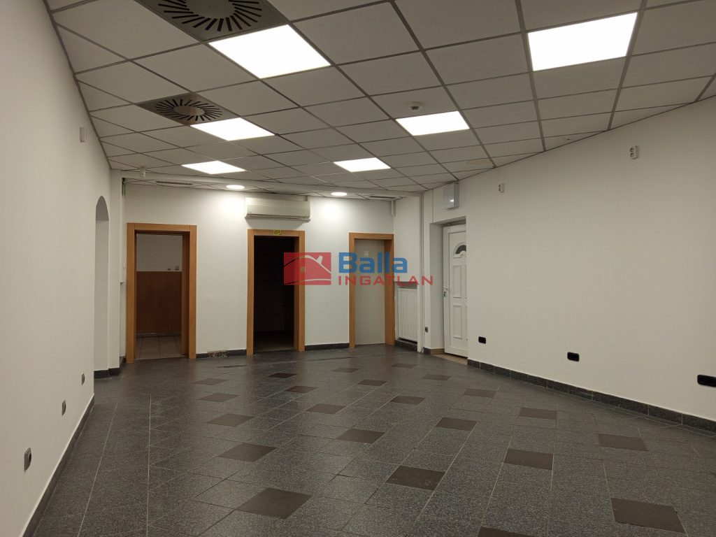 Kiadó 287 m²-esüzlethelyiség utcai bejárattal XIV. Kerület (Alsórákos) , Nagy gyalogosforgalmú főútvonalnál út: 1'435'000 Ft