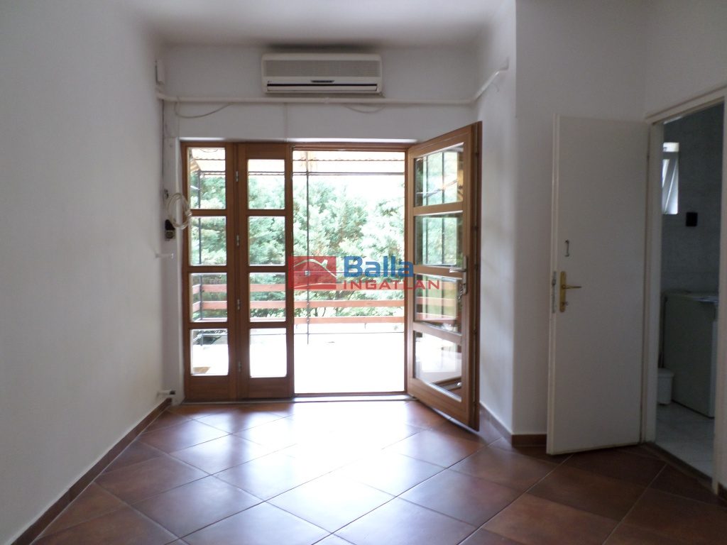 Kiadó 76 m²-escsaládi házban kialakított iroda XIV. Kerület (Alsórákos) , Örs vezér útja: 200'000 Ft