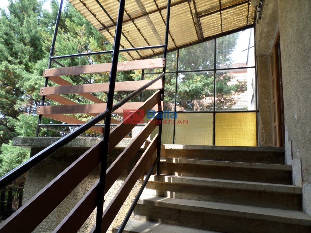 Kiadó 76 m²-escsaládi házban kialakított iroda XIV. Kerület (Alsórákos) , Örs vezér útja: 200'000 Ft