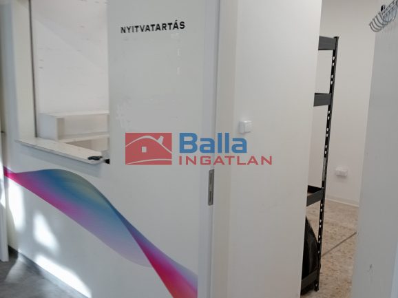 Kiadó 6 m²-esüzlet üzletházban XIX. Kerület (Központ) , Kossuth Lajos utca: 140'000 Ft