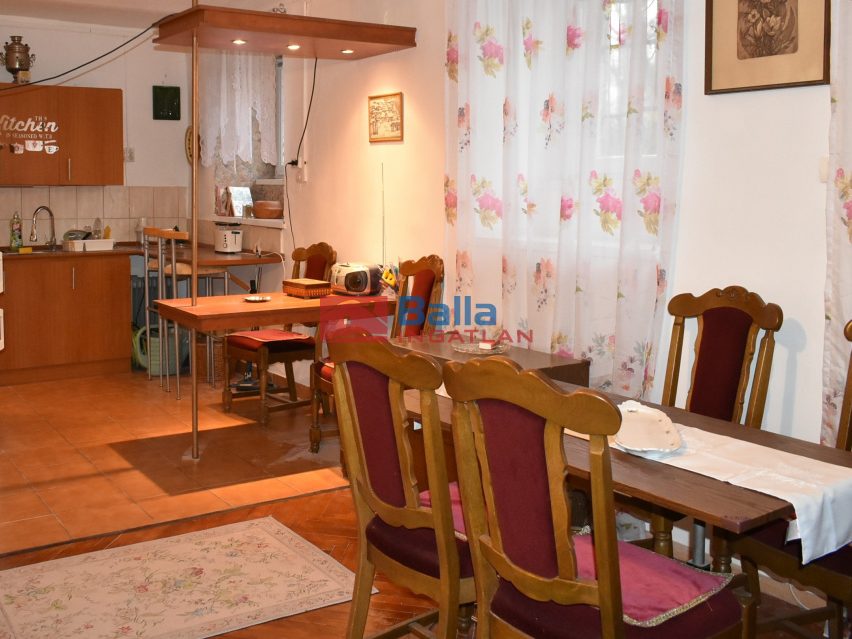 Eladó 46 m²-estársasházi lakás XIX. Kerület (Központ) , Templom  tér közelében: 49'990'000 Ft