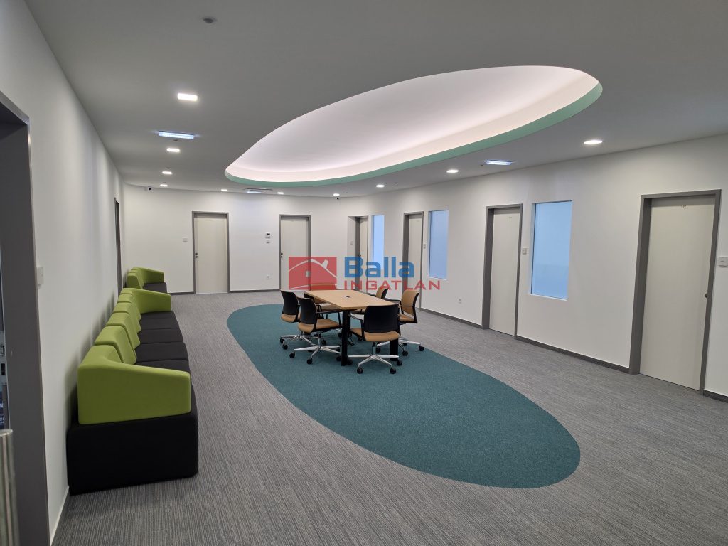 Kiadó 18 m²-esb kategóriás iroda XV. Kerület (Pestújhely) , Késmárk utca: 66'000 Ft