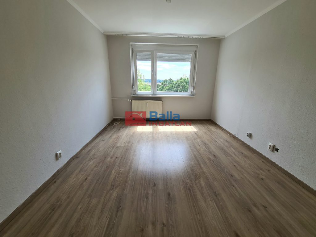 Kiadó 35 m²-estársasházi lakás XV. Kerület (Újpalota) , Erdőkerülő utca: 190'000 Ft