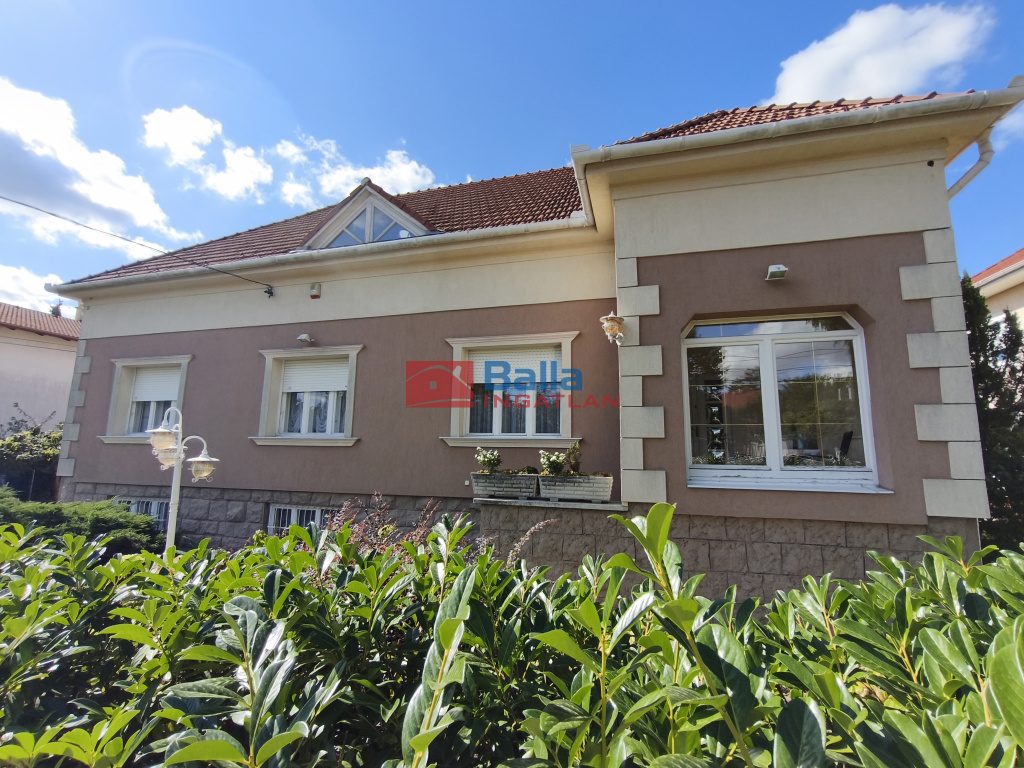 Eladó 140 m²-escsaládi ház XVI. Kerület (Mátyásföld) , Mátyásföld-Petőfikert utca: 232'900'000 Ft