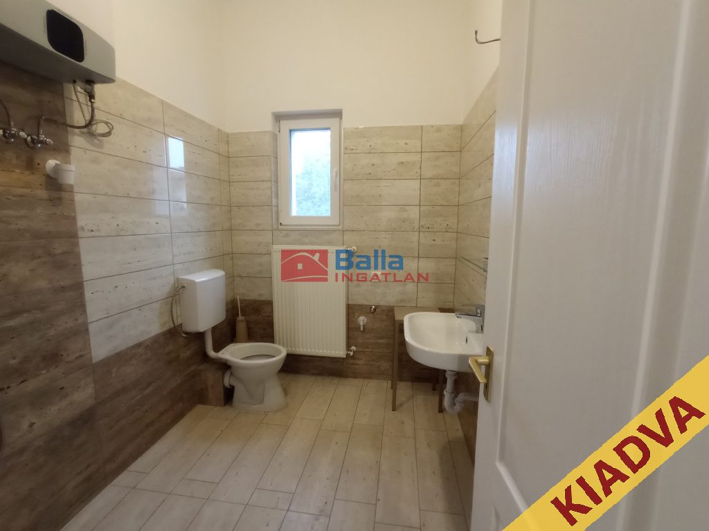 Kiadó 40 m²-esházrész XVI. Kerület (Rákosszentmihály) , Attila utca: 180'000 Ft