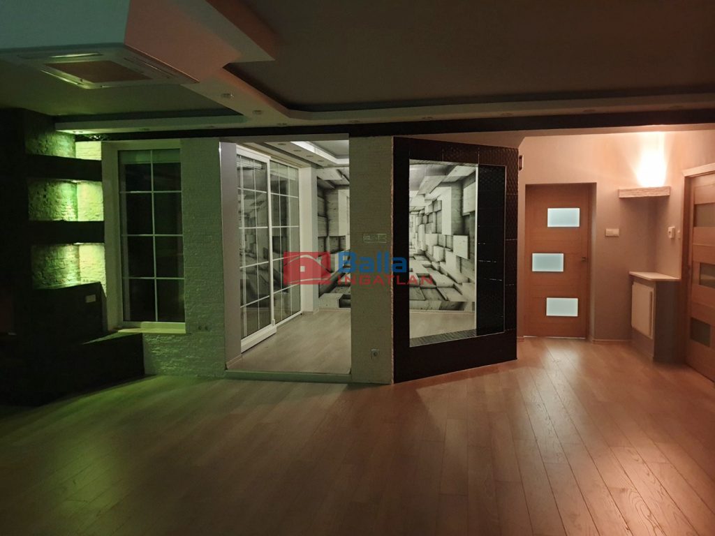 Eladó 233 m²-escsaládi ház XVI. Kerület (Rákosszentmihály) , Kisszentmihály: 262'000'000 Ft