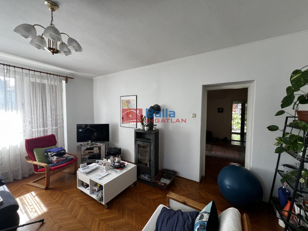 Eladó 270 m²-escsaládi ház XVI. Kerület (Rákosszentmihály) , Rákóczi út: 190'000'000 Ft
