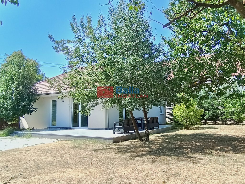 Kiadó 94 m²-escsaládi ház XVII. Kerület (Rákoscsaba) , Kucorgó tér közeli utca: 480'000 Ft