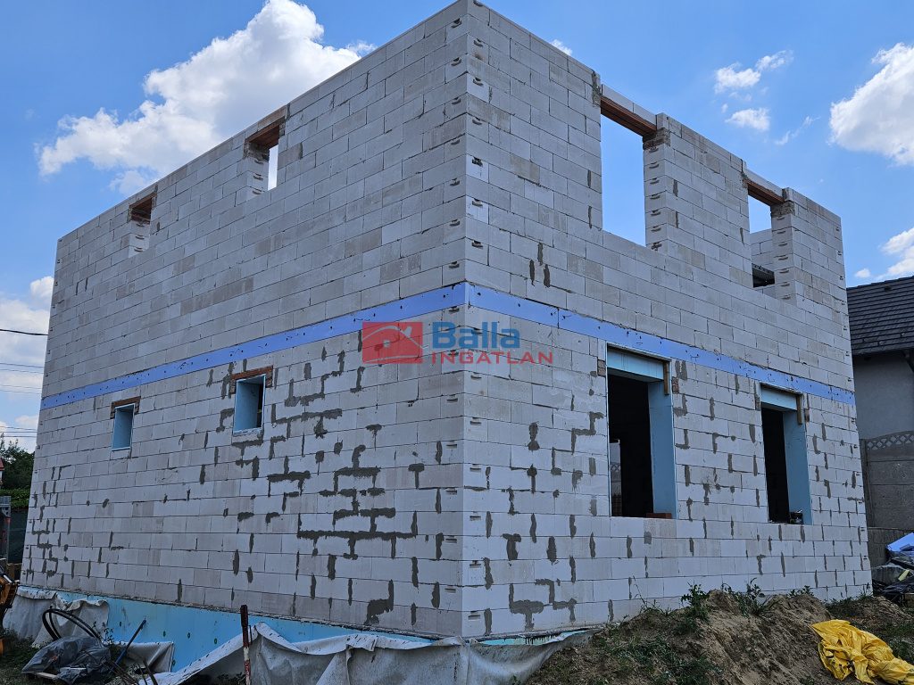 Eladó 147 m²-escsaládi ház XVII. Kerület (Rákoscsaba) , Rákoscsaba csendes utca: 149'900'000 Ft