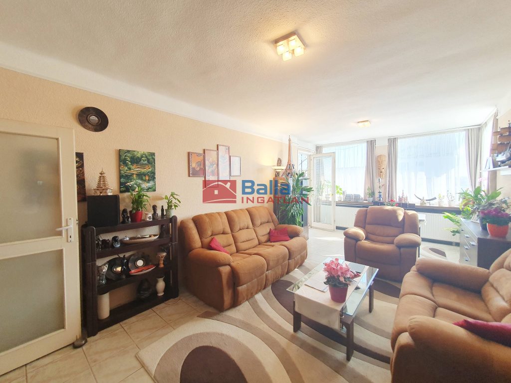 Eladó 118 m²-escsaládi ház XVII. Kerület (Rákoscsaba Újtelep) , Diadal utca közeli utca: 126'900'000 Ft