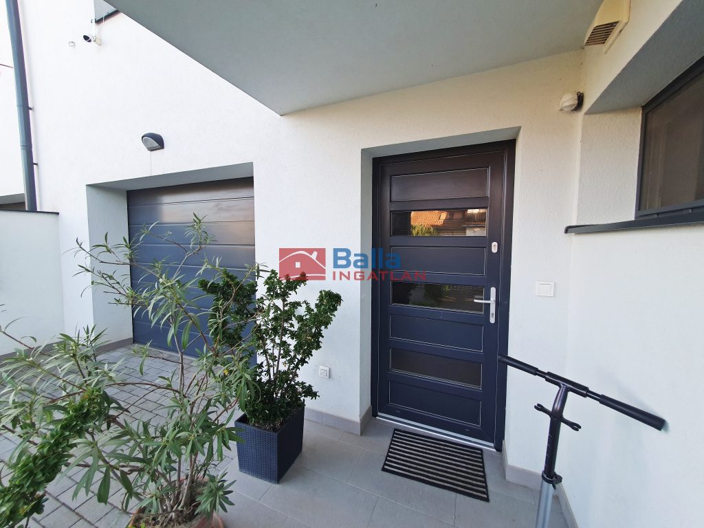 Eladó 124 m²-estársasházi lakás XVII. Kerület (Rákoshegy) , Rákoshegy csendes utca: 159'900'000 Ft